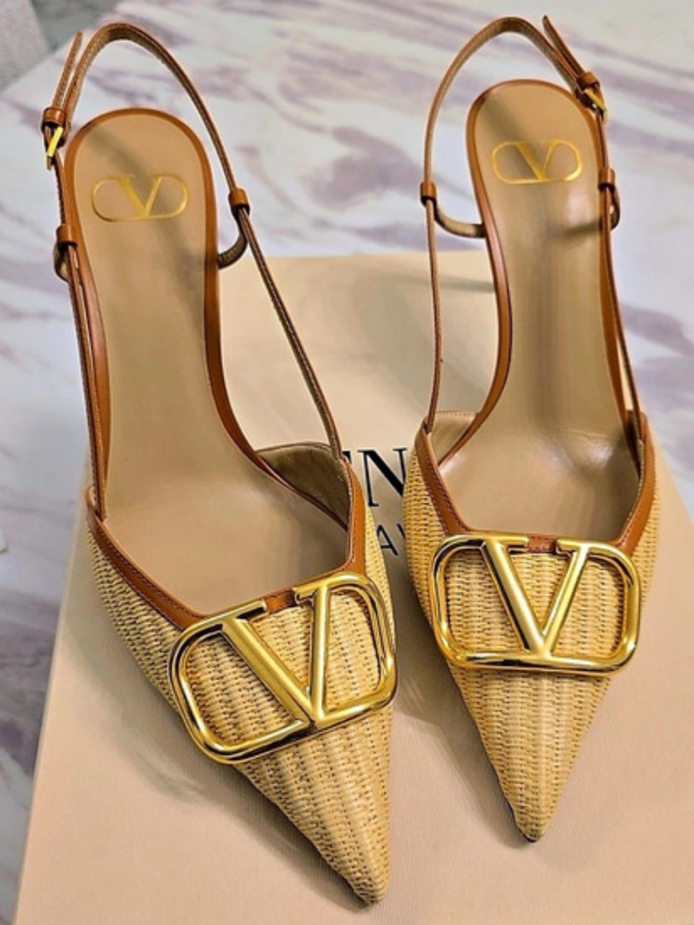 Valentino Garavani VLogo Raffia And Leather Slingback. New. Size US 10/EU 40